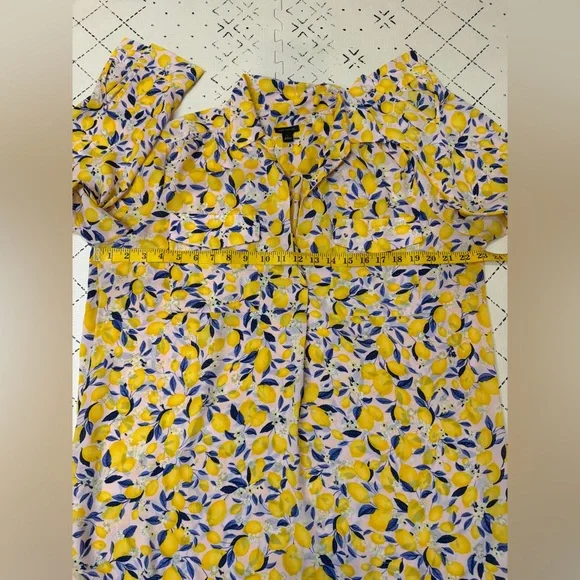 Ann Taylor Women's Lemon Blossom Camp Shirt Pale Petal L - Picture 5 of 6